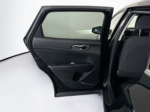 Used 2025 Kia Sportage LX FWD image 25