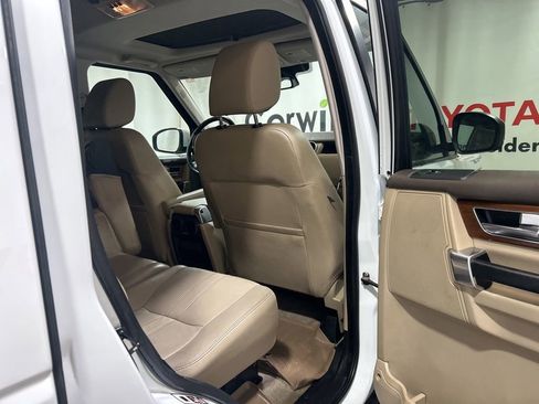Used 2016 Land Rover LR4 HSE image 15