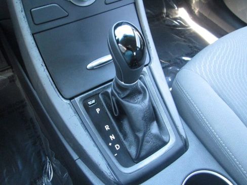 Used 2014 Hyundai Elantra SE image 15