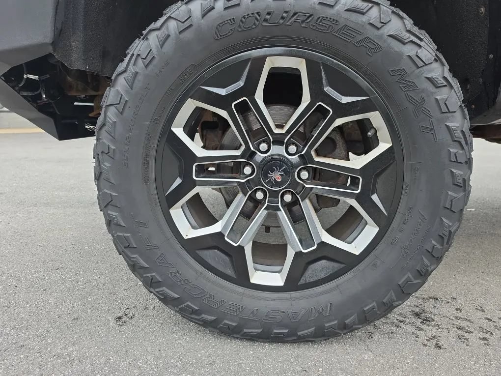 Used 2016 GMC Sierra 1500 SLT w/ SLT Preferred Package AWD/4WD image 10