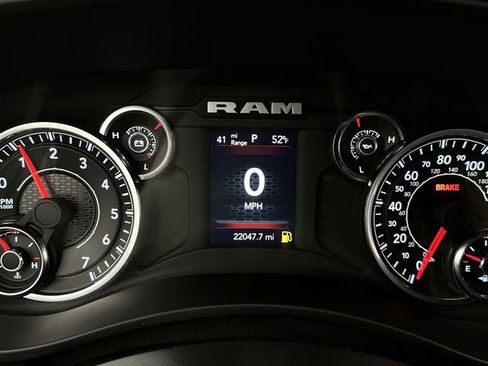 Used 2024 RAM 2500 Big Horn w/ Bed Utility Group image 15