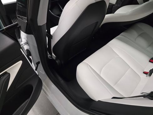 Used 2019 Tesla Model 3 Performance image 30