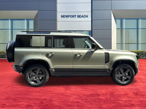 Used 2025 Land Rover Defender 110 X-Dynamic SE AWD/4WD image 8