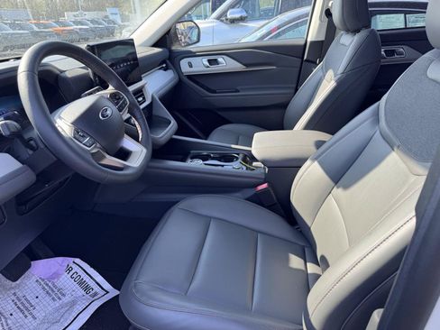 Used 2026 Ford Explorer Active w/ Active Comfort Package AWD/4WD image 7
