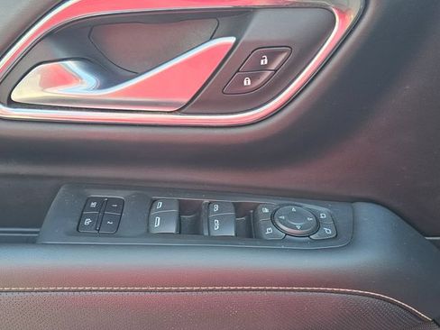 Used 2022 GMC Yukon XL SLT w/ SLT Luxury Package AWD/4WD image 15