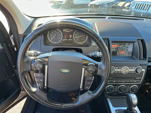 Used 2013 Land Rover LR2 image 27