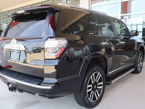 Used 2017 Toyota 4Runner Limited AWD/4WD image 9