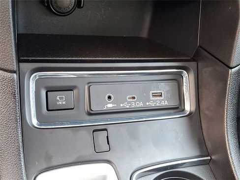 Used 2023 Subaru Ascent Limited w/ Technology Package image 19