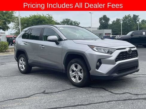 Used 2020 Toyota RAV4 XLE AWD/4WD image 7