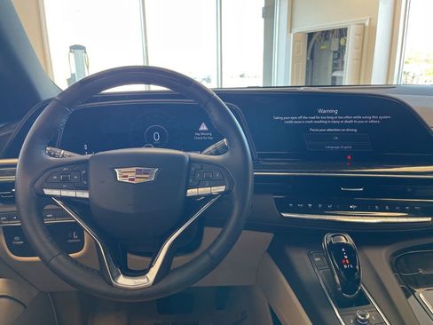 Certified 2024 Cadillac Escalade Premium Luxury AWD/4WD image 19