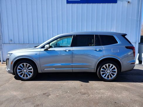 Used 2024 Cadillac XT6 Premium Luxury AWD/4WD image 2
