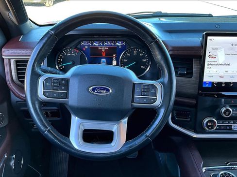 Used 2023 Ford Expedition Limited image 6