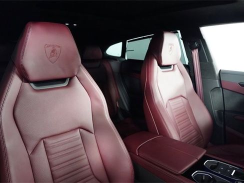 Used 2025 Lamborghini Urus SE image 35