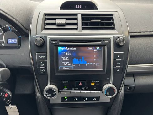 Used 2012 Toyota Camry SE FWD image 17
