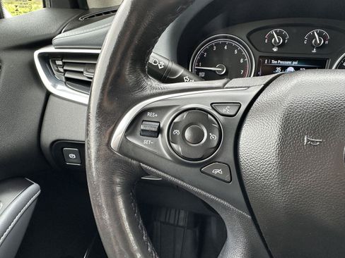Used 2019 Buick Enclave Essence FWD image 16