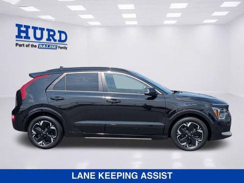 Used 2023 Kia Niro Wind w/ Wind Preserve Package FWD image 2