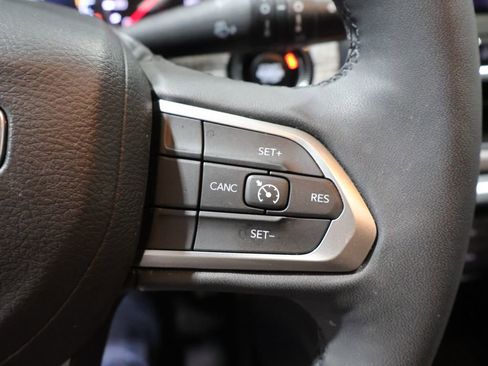 Used 2023 Jeep Compass Latitude AWD/4WD image 37