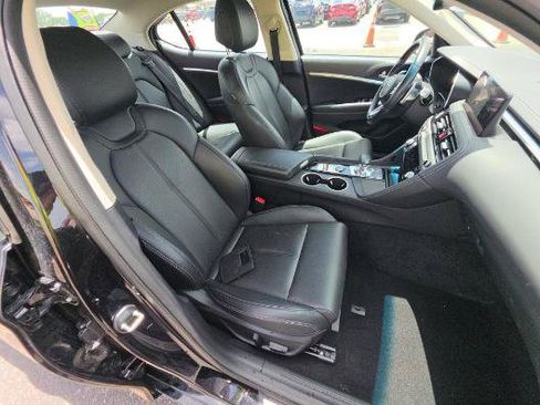 Used 2025 Genesis G70 2.5T RWD image 22