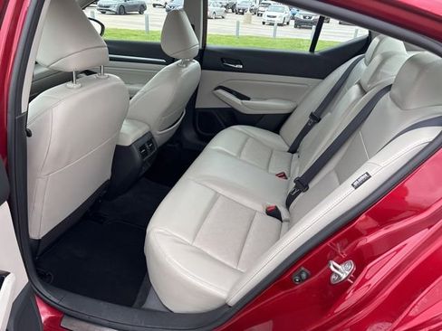 Used 2023 Nissan Altima 2.5 SL FWD image 9