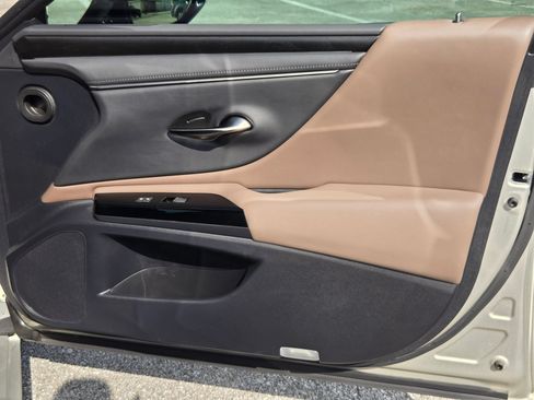 Used 2023 Lexus ES 350 w/ Premium Package FWD image 28