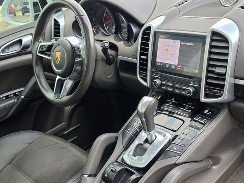 Used 2017 Porsche Cayenne Platinum Edition AWD/4WD image 60