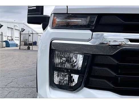 Used 2025 Chevrolet Silverado 2500 LT w/ Convenience Package AWD/4WD image 29