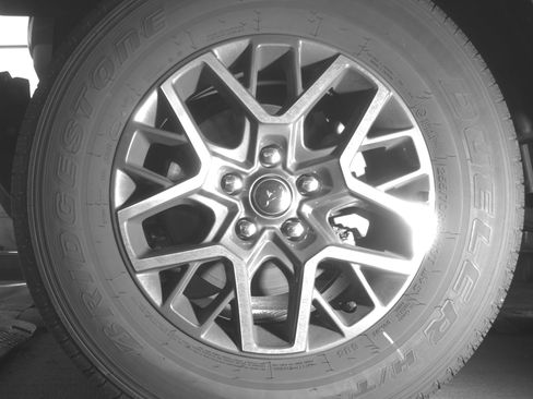 Used 2025 Jeep Wrangler Sahara image 12