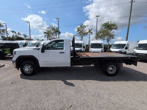 Used 2024 GMC Sierra 3500 Pro AWD/4WD image 8