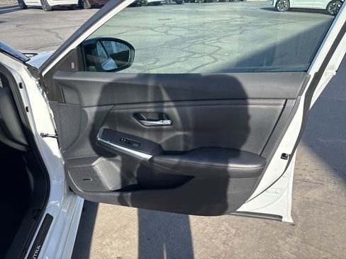 Used 2021 Nissan Sentra SR w/ SR Premium Package image 38