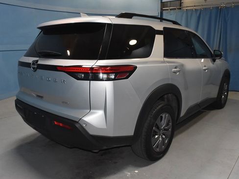 Used 2025 Nissan Pathfinder SV AWD/4WD image 27