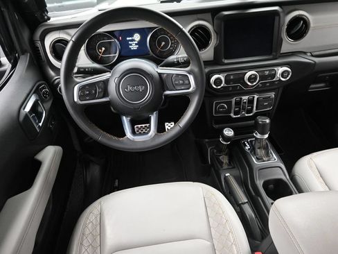 Used 2023 Jeep Gladiator Overland AWD/4WD image 14