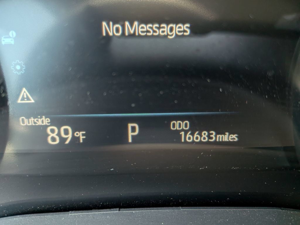 Used 2025 Toyota Sienna XLE w/ XLE Plus Package FWD image 17
