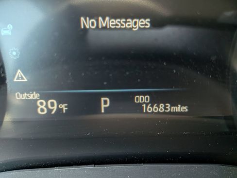 Used 2025 Toyota Sienna XLE w/ XLE Plus Package FWD image 17