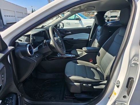 New 2026 Chevrolet Trax LT FWD image 19