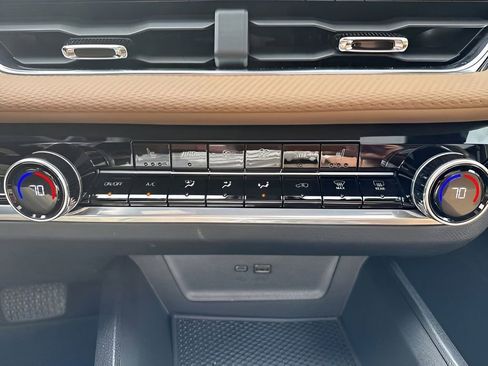 Used 2026 Chevrolet Equinox ACTIV image 28