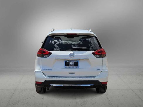Used 2017 Nissan Rogue SV w/ SV Premium Package FWD image 7