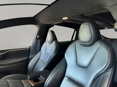 Used 2020 Tesla Model X Long Range AWD/4WD image 9