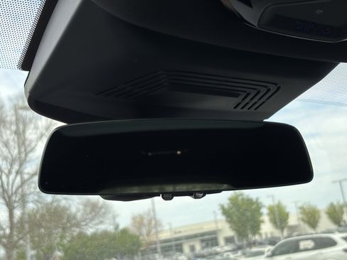 Used 2024 BMW iX xDrive50 w/ Sport Package image 27