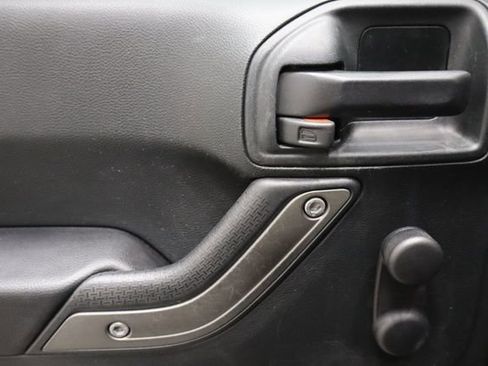 Used 2017 Jeep Wrangler Sport image 16