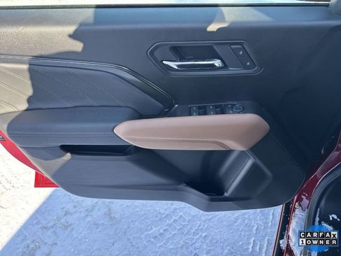 Used 2025 GMC Canyon AT4 image 27