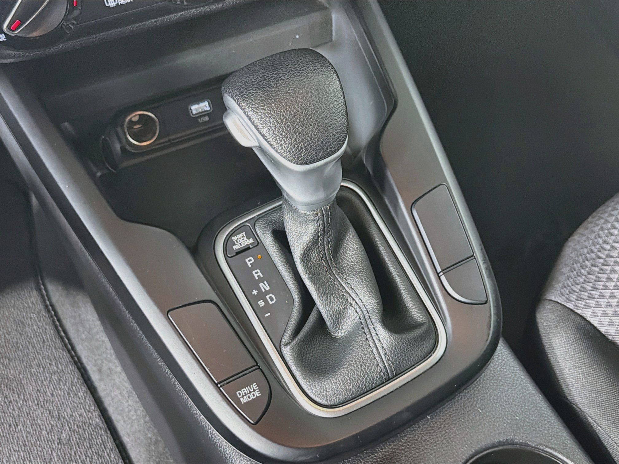 Used 2025 Kia Soul LX w/ LX Technology Package FWD image 24