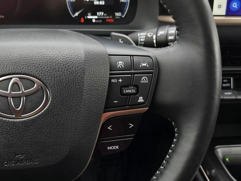 Used 2025 Toyota Crown Signia image 22