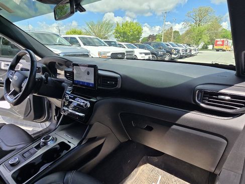 Used 2023 Ford Explorer ST AWD/4WD image 15