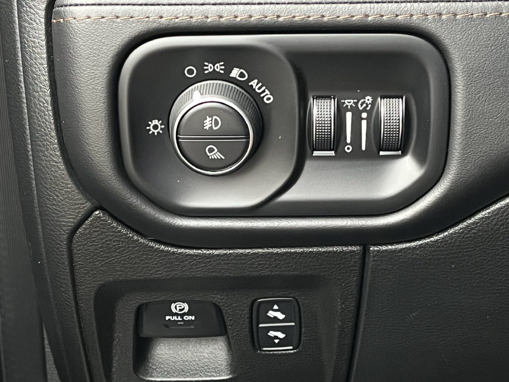 Used 2022 RAM 1500 Limited AWD/4WD image 20