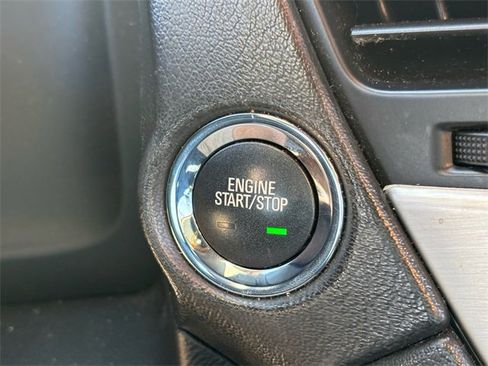 Used 2018 GMC Yukon Denali w/ Denali Ultimate Package image 32