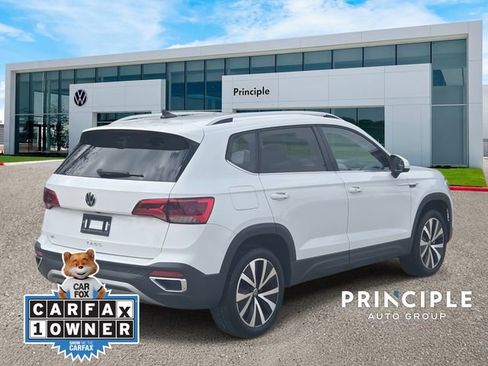 Used 2024 Volkswagen Taos SE image 4