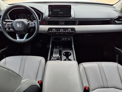Used 2025 Honda Pilot EX-L image 9