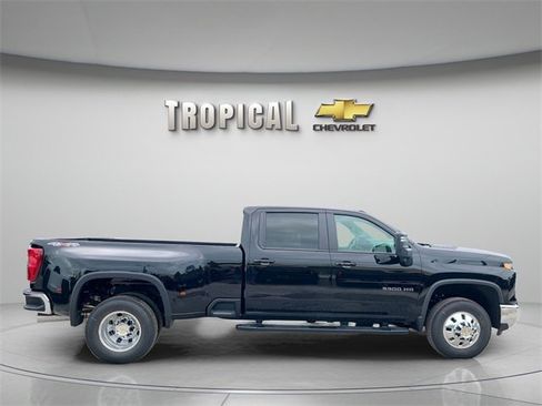 New 2026 Chevrolet Silverado 3500 LT w/ All Star Edition image 7