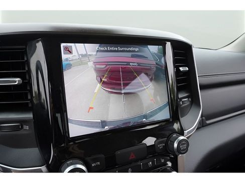 Used 2022 RAM 1500 Laramie AWD/4WD image 19