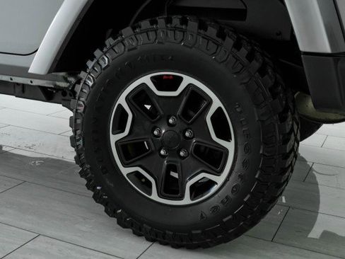 Used 2013 Jeep Wrangler Unlimited Rubicon image 54